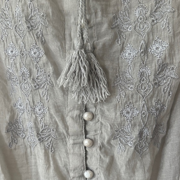 SIMPLY IRRESISTIBLE | Light Gray Blouse with Lace - Picture 4 of 14